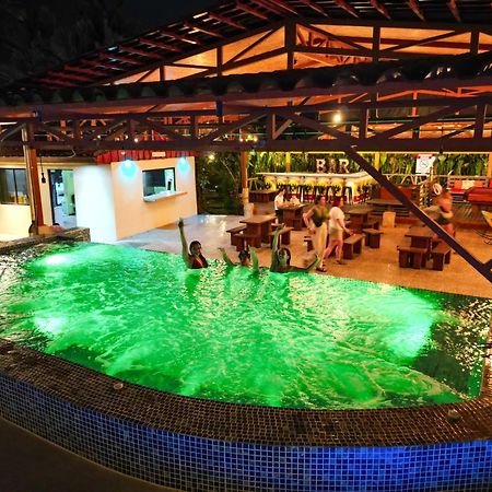 Arenal Backpackers Resort Ла Фортуна Экстерьер фото