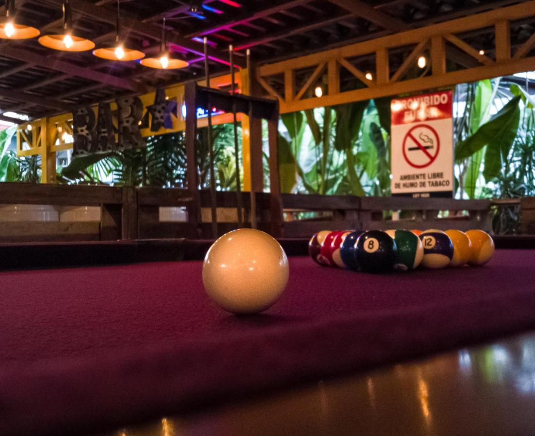 Arenal Backpackers Resort Ла Фортуна Экстерьер фото Pool table