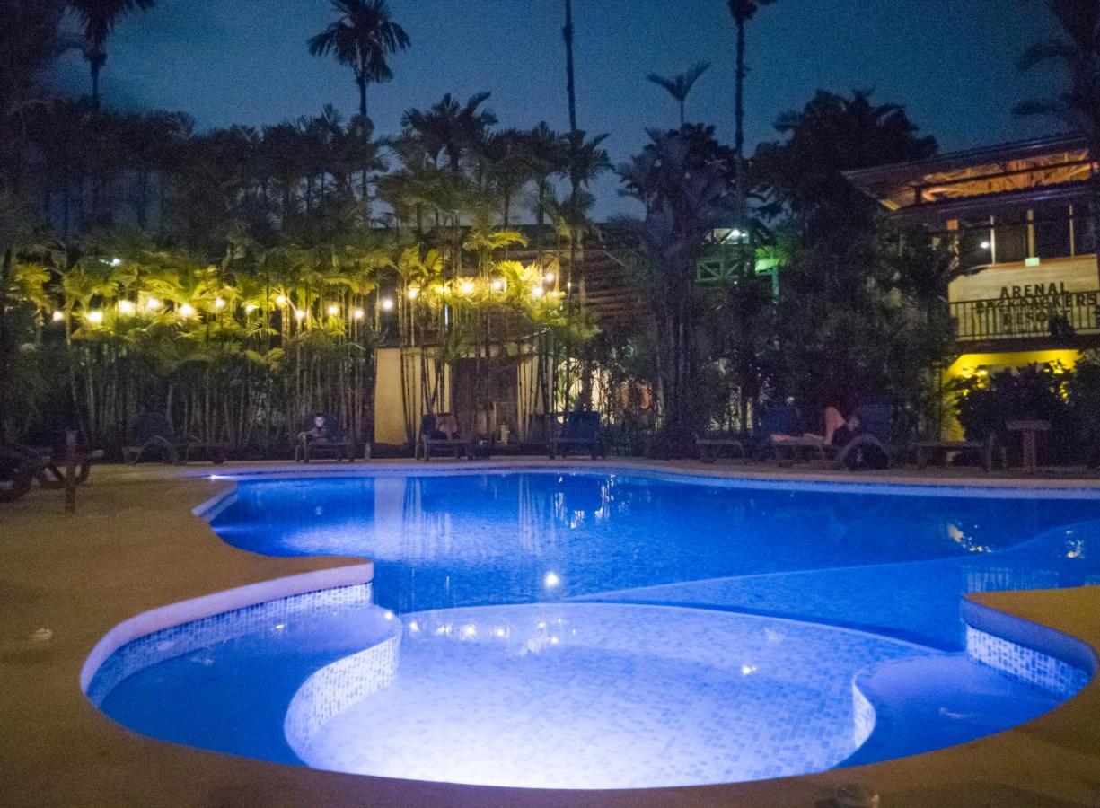 Arenal Backpackers Resort Ла Фортуна Экстерьер фото The swimming pool at the hotel